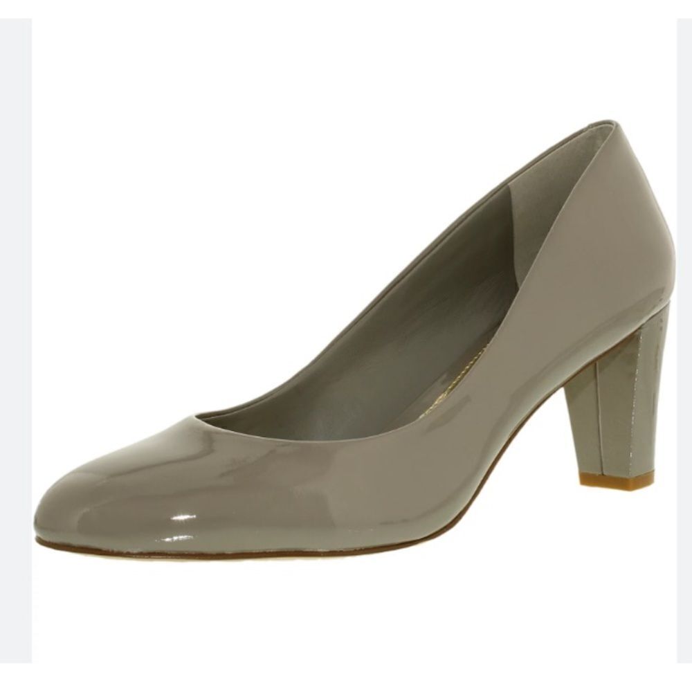 Lauren Ralph Lauren Hala sage green heels.‎ Size 8